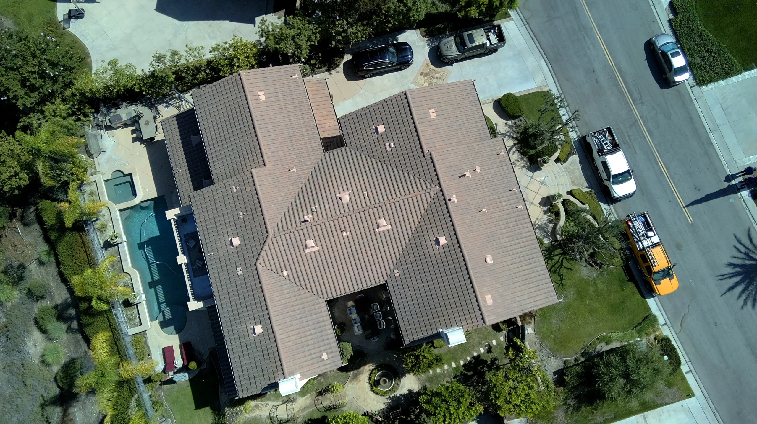 Homepage 14 Concrete tile underlayment replacement using Roofnado Laplock HD60 synthetic self-adhesive underlayment